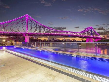 “Panoramic City & River Views - Walk to Howard Smith Wharves!” - Photo 3