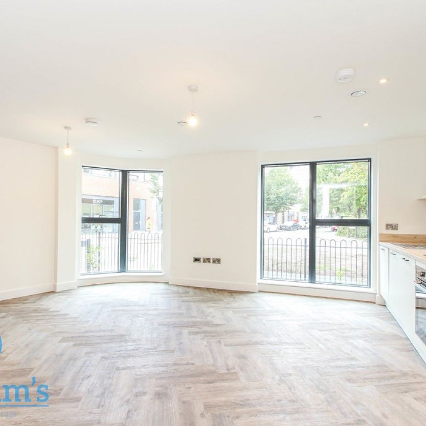 3 bed Apartment for Rent - Photo 1