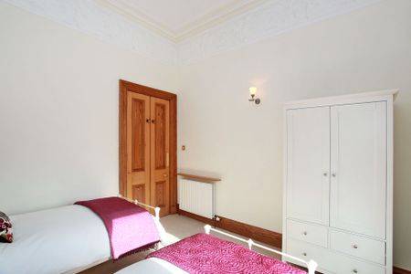 Queens Gardens, West End, Aberdeen, AB15 4YD - Photo 5