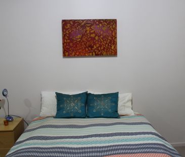 St Kilda Road - Photo 1