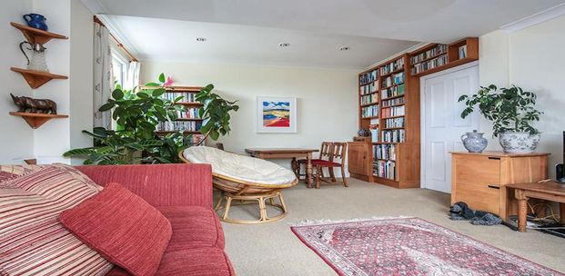 Beautiful 2 bed in a period conversion in the heart or Crouch End - Photo 1