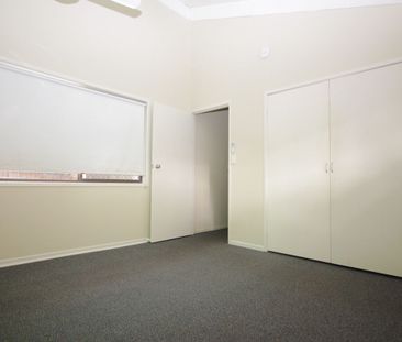 Large Nerang Family Home with Dual Living - Photo 4