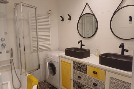 Appartement Sete 3 pièce(s) MEUBLE - - Photo 2