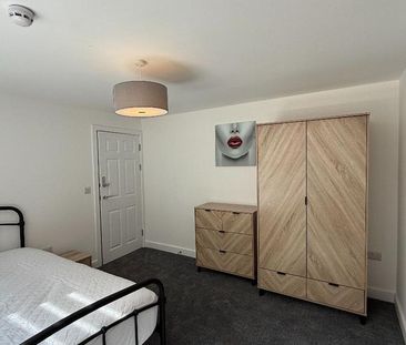 1 bedroom in a house share to rent - Photo 6