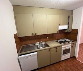 Herrliche 2-Zimmer-Wohnung, frisch renoviert mit neuen Laminatböden... - Foto 2
