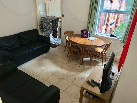 3 bedroom terraced house to rent - Photo 3