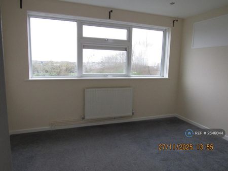 2 bedroom maisonette to rent - Photo 4