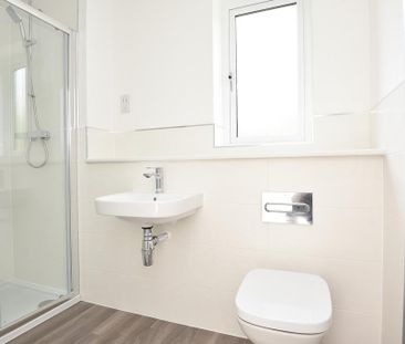 3 bedroom semi-detached house to rent - Photo 3