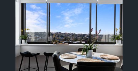 Coastal Comfort Meets Urban Convenience – Fully Furnished Spacious 2-Bedroom Apartment in Randwick - Photo 2