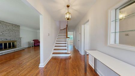 For Lease - 31 Burnhamthorpe Park Boulevard, Toronto, Ontario - Photo 4