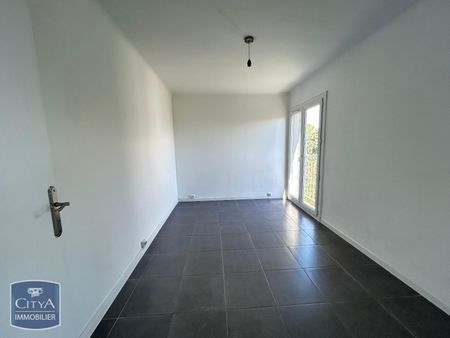 Location Appartement 3 pièces 55m² MARSEILLE 13ème - Photo 3