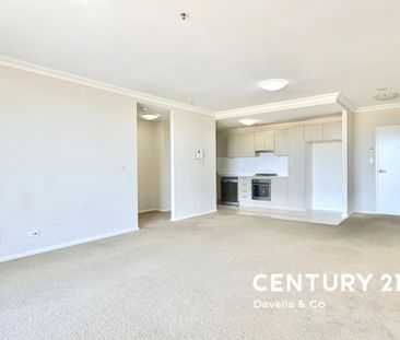 Convenient & Modern One Bedroom Apartment - Photo 2