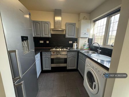 2 bedroom terraced house to rent - Photo 4