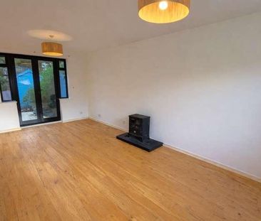 Knaphill, Woking, Surrey, GU21 - Photo 5