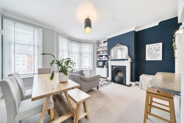 2 Bed Flat, Elsham Road, W14 - Photo 1