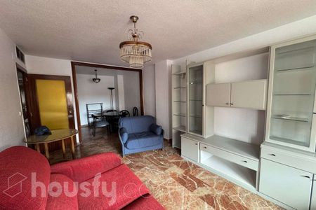 Piso de alquiler en Avenida de Juan Carlos I, S/n, Santo Angel - Photo 2