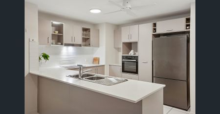 Spacious courtyard apartment with resort facilities - Photo 3