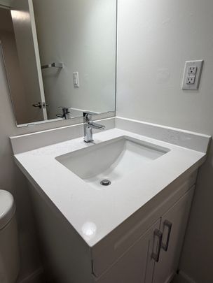 For Lease - 601 Dundas Street Unit# 209, Whitby, Ontario - Photo 1