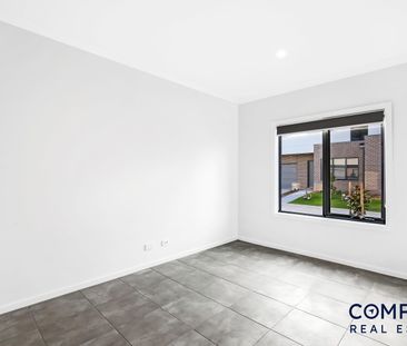 3 Cumin Way, Cranbourne East VIC 3977 - Townhouse For Rent | Domain - Photo 1