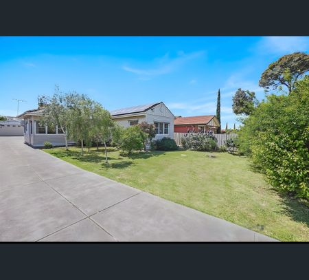 36 Wonganella Drive, Keilor East, Vic 3033 - Photo 5