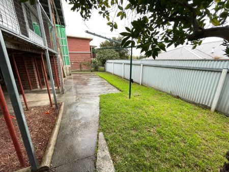 Three Bedroom Unit - Photo 4