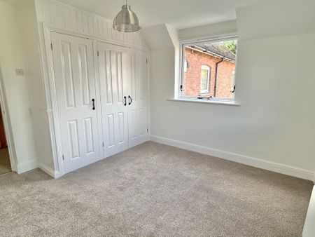 3 bedroom Three Bedroom Barn Conversion to rent - Photo 5