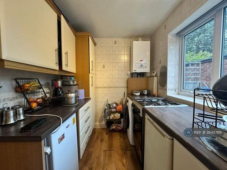 2 bedroom flat to rent - Photo 5