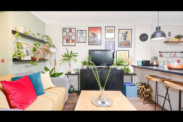 2 Bed Flat, Eden Road, E17 - Photo 1