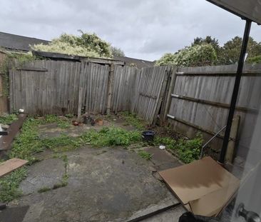 Room in a Shared House, North Grove, N15 - Photo 4