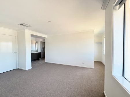 Brand New Four-Bedroom Family Home! - Photo 4