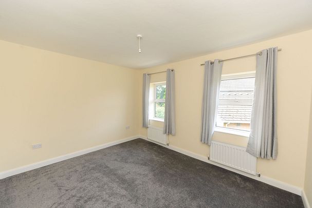 2 bedroom Semi-Detached House to rent - Photo 1