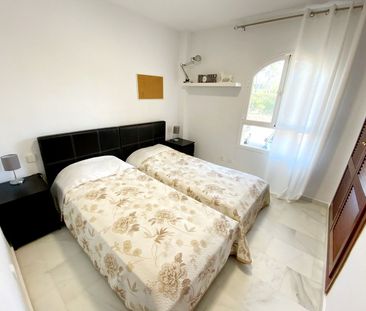 Middle Floor Apartment in Mijas Costa - Photo 4