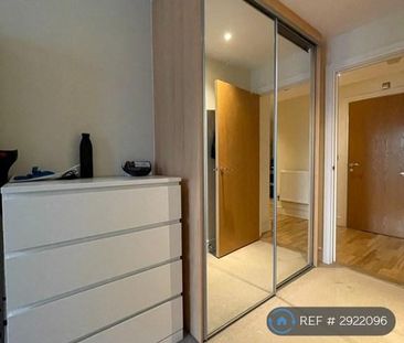 1 bedroom in a flat share to rent - Photo 6