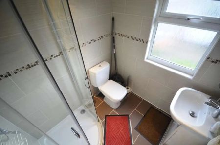 1 Bedroom Room To Let - Photo 5