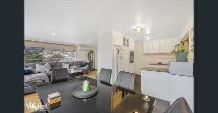 Spacious Family Home with Self-Contained Flat - Photo 2