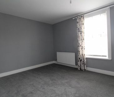 4 bedroom terraced house to rent - Photo 2
