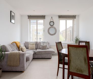 261 Hoxton Street - Photo 2
