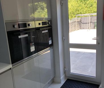 8 bedroom terraced house to rent - Photo 2