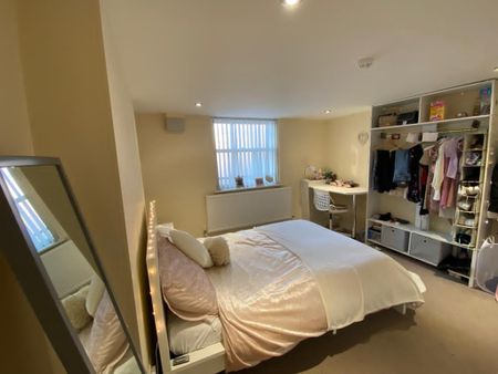 5 Bed Flat, North View, L7 - Photo 4