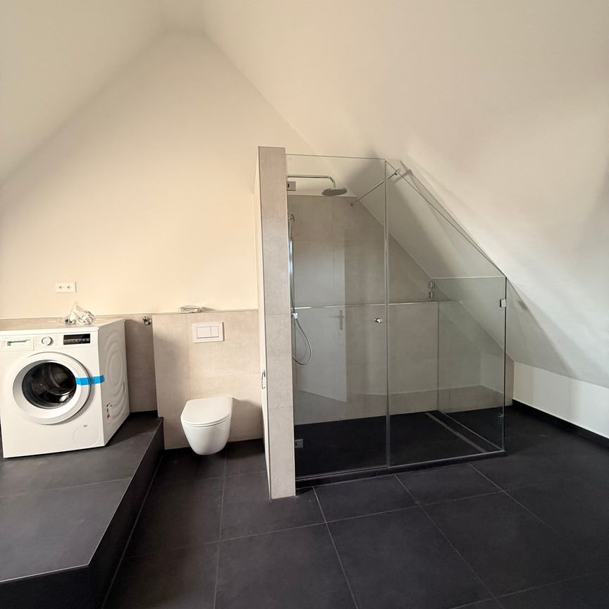 2.5 Zimmer, 127 m², 2. Stock - Photo 1