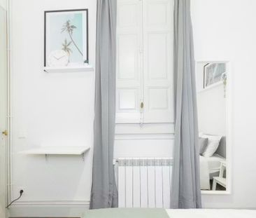 Carrer del Consell de Cent, Barcelona, Catalonia 08011 - Photo 1