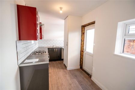 2 bedroom terraced house to rent - Photo 5