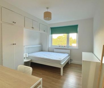 Room in a Shared Flat, Wimbledon Park Road, SW18 - Photo 2
