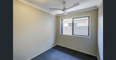 4 Bedroom Family Home! - Photo 5