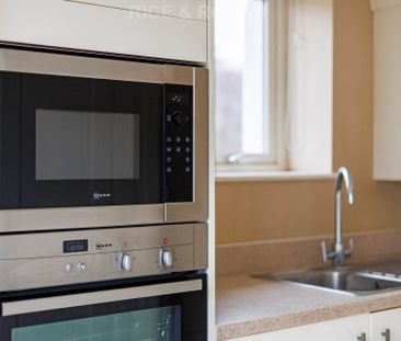 1 Bedroom Apartment, Hampshire Lakes – Yateley - Photo 6