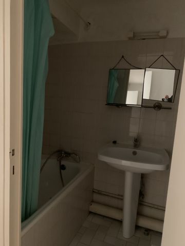 A LOUER // AVIGNON Intramuros Appartement T2 - Photo 2