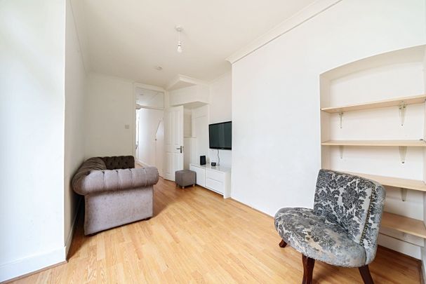 Alliance Road, London, SE18 - Photo 1