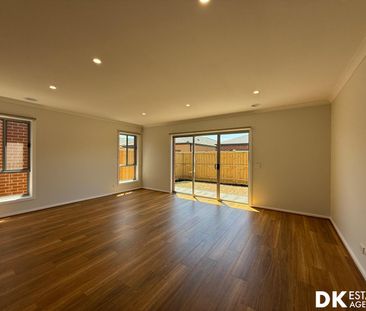 Brand New and Modern Home in Tarneit - Photo 5