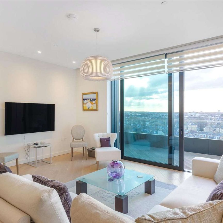 *3D Virtual Tour Available* A stunning apartment in the iconic Television Centre with a large balcony and views overlooking Hammersmith Park. - Photo 1