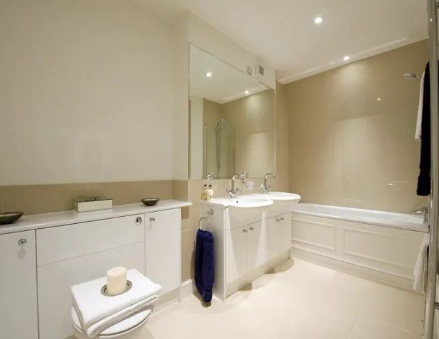 3 bedroom flat in Mayfair - Photo 1